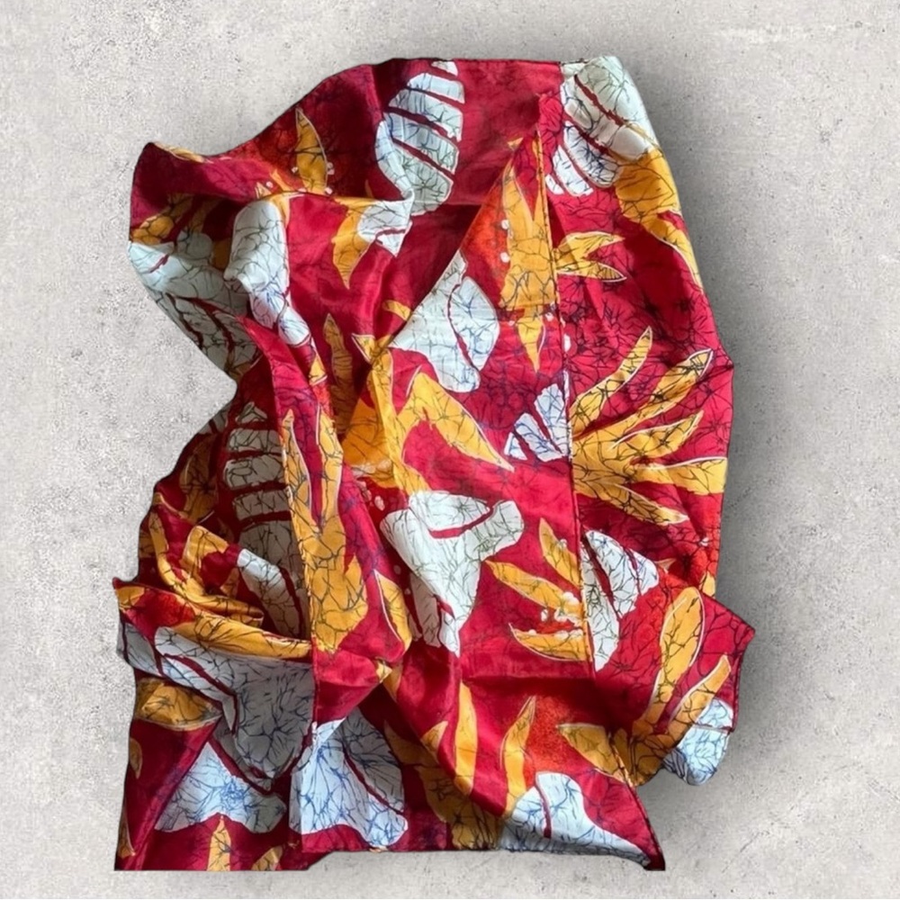 Vintage Echo Sea Shell Scarf 100% Silk Japan Red-Orange Yellow 80’s 90s